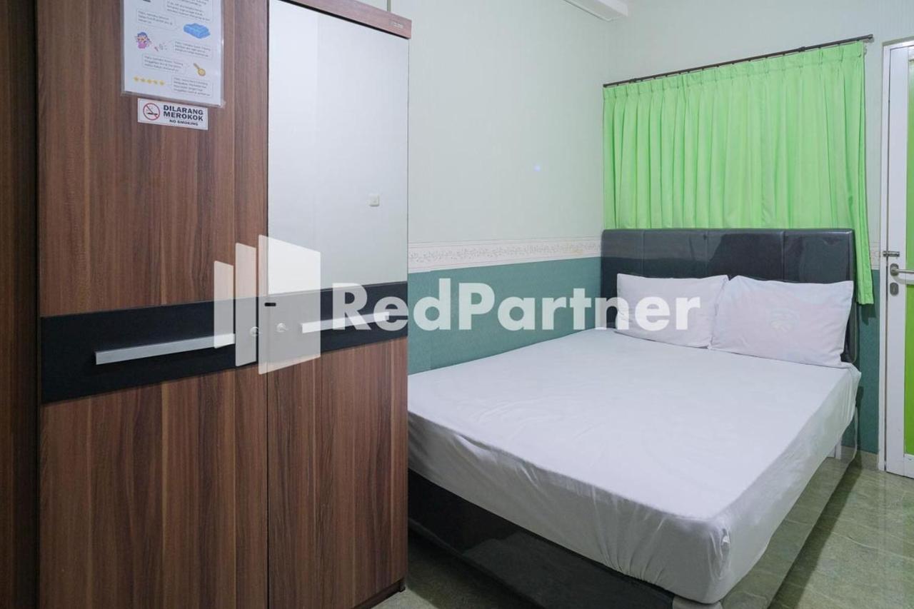 Pondok Hijau Syariah Mitra Reddoorz At Citraland Surabaya Luaran gambar